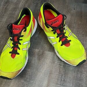 ASICS track shoe ultra lightweight men’s 9